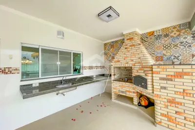 Casa - Sobrado Novo com 3 quartos (sendo 1 suite(s)) a 1500,00 metros praia.