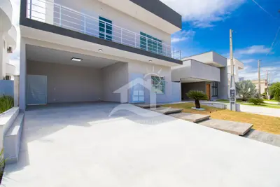 Casa - Sobrado com 3 dormitórios (sendo 3 suite(s)) a 1000,00 metros praia.