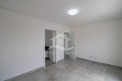 Casa - Sobrado com 3 dormitórios (sendo 3 suite(s)) a 1000,00 metros praia.