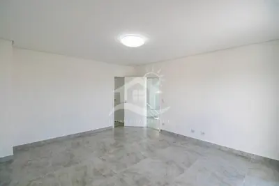 Casa - Sobrado com 3 dormitórios (sendo 3 suite(s)) a 1000,00 metros praia.