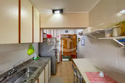 Apartamento - Amplo com 2 dormitórios (sendo 1 suite(s)) a 300,00 metros praia.