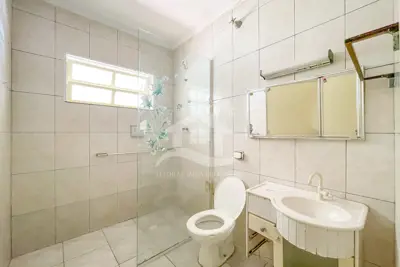 Casa - Térrea com Edícula com 2 dormitórios (sendo 0 suite(s)) a 1000,00 metros praia.