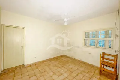 Casa - Térrea com Edícula com 2 dormitórios (sendo 0 suite(s)) a 1000,00 metros praia.