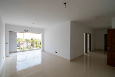 Apartamento - Amplo com 2 dormitórios (sendo 1 suite(s)) a 800,00 metros praia.