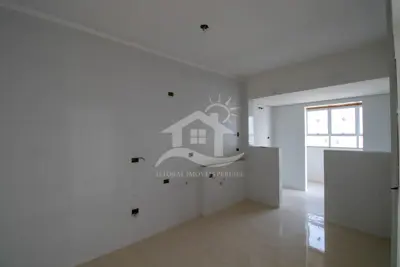 Apartamento - Amplo com 2 dormitórios (sendo 1 suite(s)) a 800,00 metros praia.