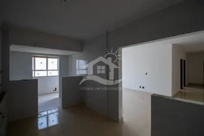 Apartamento - Amplo com 2 dormitórios (sendo 1 suite(s)) a 800,00 metros praia.