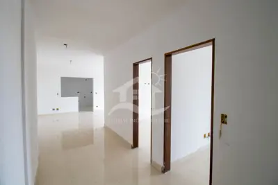 Apartamento - Amplo com 2 dormitórios (sendo 1 suite(s)) a 800,00 metros praia.