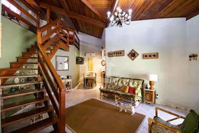 Casa - Térrea com piscina com 3 dormitórios (sendo 1 suite(s)) a 900,00 metros praia.