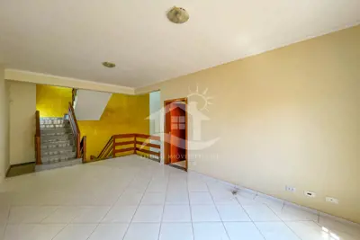 Casa - Sobrado Triplex com 4 dormitórios (sendo 1 suite(s)) a 200,00 metros praia.
