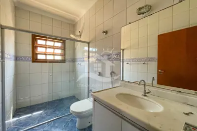 Casa - Sobrado Triplex com 4 dormitórios (sendo 1 suite(s)) a 200,00 metros praia.