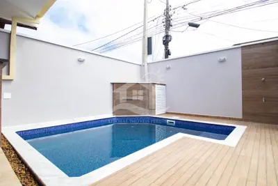 Casa - Térrea com 3 dormitórios (sendo 1 suite(s)) a 800,00 metros praia.