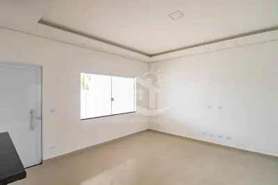 Casa - Térrea com 3 dormitórios (sendo 1 suite(s)) a 800,00 metros praia.