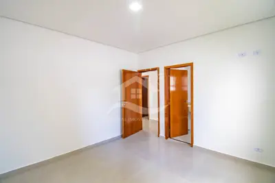 Casa - Térrea com 3 dormitórios (sendo 1 suite(s)) a 800,00 metros praia.