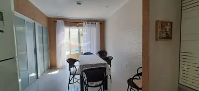 Casa - Sobrado com 4 dormitórios (sendo 1 suite(s)) a 800,00 metros praia.