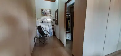 Casa - Sobrado com 4 dormitórios (sendo 1 suite(s)) a 800,00 metros praia.