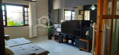 Casa - Sobrado com 4 dormitórios (sendo 1 suite(s)) a 800,00 metros praia.