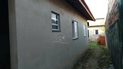 Casa - Térrea com 2 quartos (sendo 1 suite(s)) a 2000,00 metros praia.