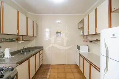 Apartamento - Amplo com 3 dormitórios (sendo 1 suite(s)) a 200,00 metros praia.