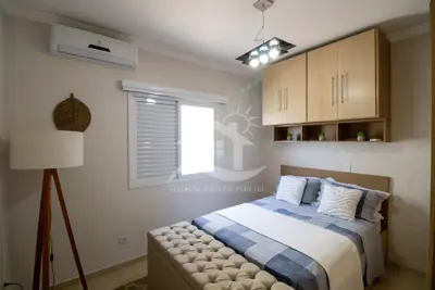 Casa - Sobrado com 3 quartos (sendo 3 suite(s)) a 200,00 metros praia.