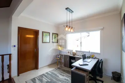 Casa - Sobrado com 3 quartos (sendo 3 suite(s)) a 200,00 metros praia.