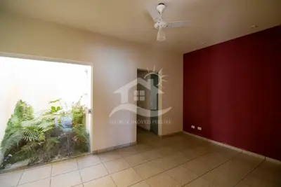 Casa - Sobrado Parte Superior com 5 dormitórios (sendo 5 suite(s)) a 800,00 metros praia.
