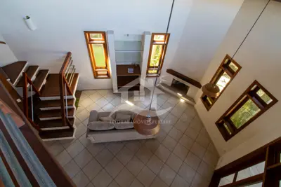 Casa - Sobrado Parte Superior com 5 dormitórios (sendo 5 suite(s)) a 800,00 metros praia.