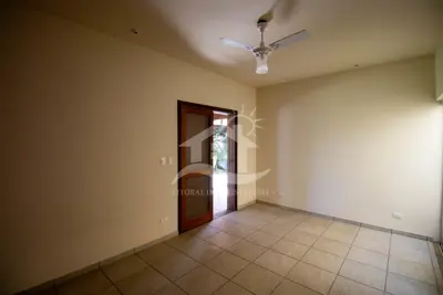 Casa - Sobrado Parte Superior com 5 dormitórios (sendo 5 suite(s)) a 800,00 metros praia.