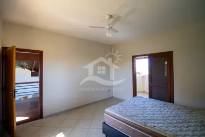 Casa - Sobrado Parte Superior com 5 dormitórios (sendo 5 suite(s)) a 800,00 metros praia.