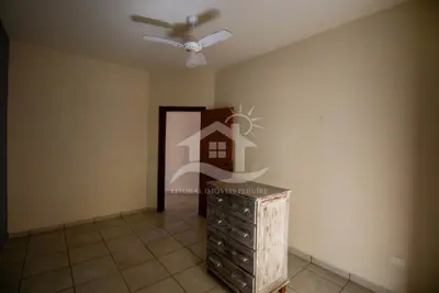 Casa - Sobrado Parte Superior com 5 dormitórios (sendo 5 suite(s)) a 800,00 metros praia.
