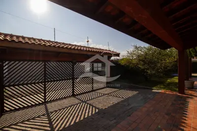 Casa - Sobrado com 4 dormitórios (sendo 2 suite(s)) a 600,00 metros praia.