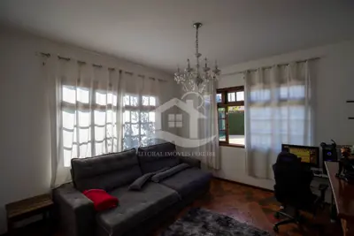 Casa - Sobrado com 4 dormitórios (sendo 2 suite(s)) a 600,00 metros praia.