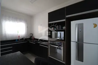 Apartamento - Amplo com 2 dormitórios (sendo 1 suite(s)) a 300,00 metros praia.