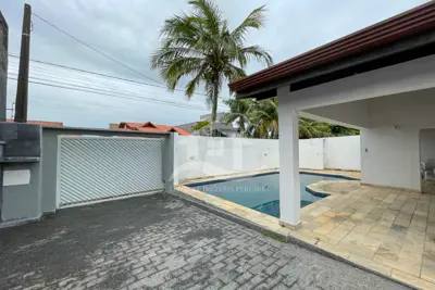 Casa - Térrea com 4 dormitórios (sendo 4 suite(s)) a 280,00 metros praia.