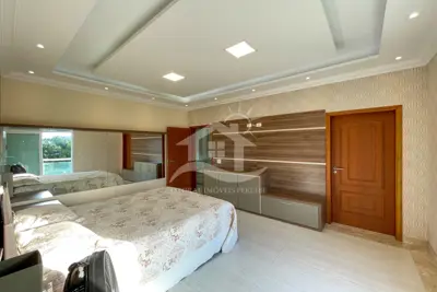 Casa - Sobrado com 5 dormitórios (sendo 5 suite(s)) a 1000,00 metros praia.