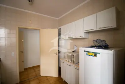 Apartamento - Amplo com 3 dormitórios (sendo 1 suite(s)) a 250,00 metros praia.