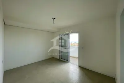 Apartamento - Amplo com 2 dormitórios (sendo 1 suite(s)) a 1100,00 metros praia.