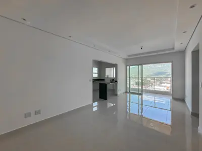 Apartamento - Amplo com 2 quartos (sendo 1 suite(s)) a 750,00 metros praia.
