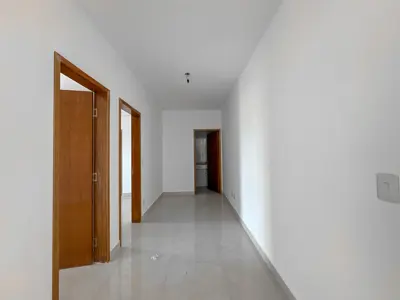 Apartamento - Cobertura com 2 quartos (sendo 1 suite(s)) a 750,00 metros praia.