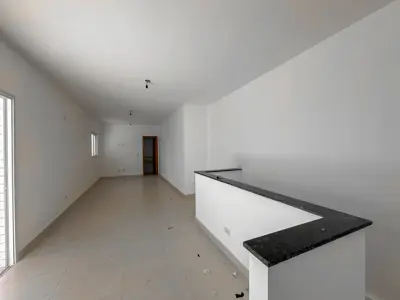 Apartamento - Cobertura com 2 quartos (sendo 1 suite(s)) a 750,00 metros praia.