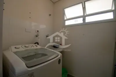 Apartamento - Amplo com 3 quartos (sendo 1 suite(s)) a 450,00 metros praia.