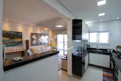 Apartamento - Amplo com 3 quartos (sendo 1 suite(s)) a 450,00 metros praia.