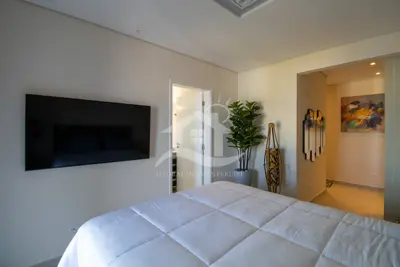 Apartamento - Amplo com 3 quartos (sendo 1 suite(s)) a 450,00 metros praia.