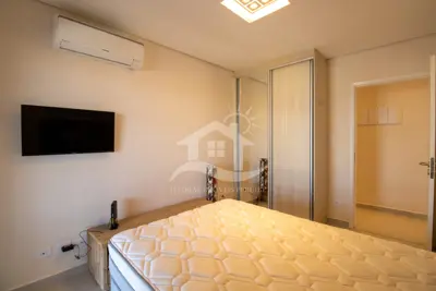 Apartamento - Amplo com 3 quartos (sendo 1 suite(s)) a 450,00 metros praia.