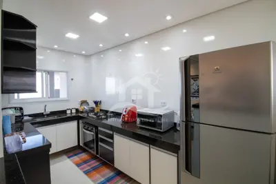 Apartamento - Amplo com 3 quartos (sendo 1 suite(s)) a 450,00 metros praia.