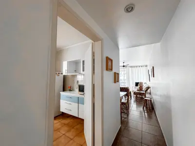 Apartamento - Amplo com 2 quartos (sendo 1 suite(s)) a 200,00 metros praia.