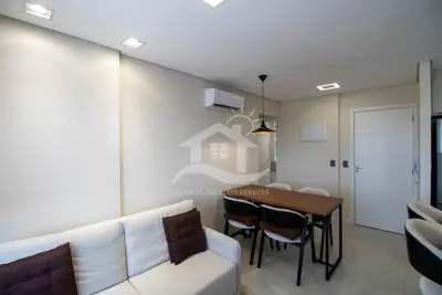 Apartamento - Amplo com 2 dormitórios (sendo 1 suite(s)) a 1100,00 metros praia.