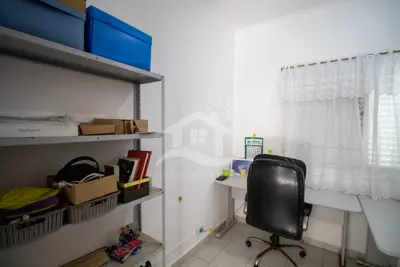 Casa - Térrea com Edícula com 5 dormitórios (sendo 1 suite(s)) a 0,00 metros praia.