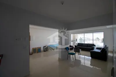 Apartamento - Amplo com 3 dormitórios (sendo 2 suite(s)) a 750,00 metros praia.