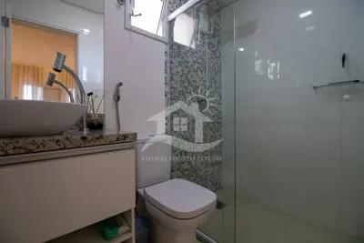 Apartamento - Amplo com 2 dormitórios (sendo 1 suite(s)) a 450,00 metros praia.