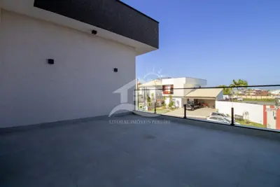 Casa - Sobrado Novo com 4 dormitórios (sendo 4 suite(s)) a 900,00 metros praia.